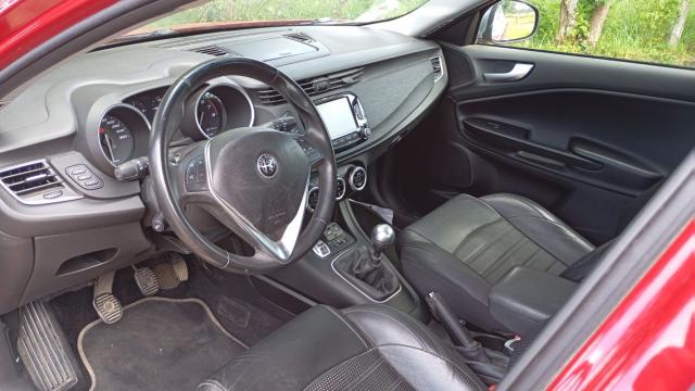 Alfa Romeo Giulietta image 5