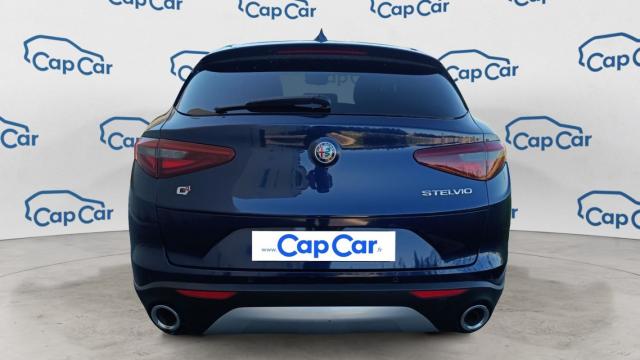 Alfa Romeo Stelvio image 8