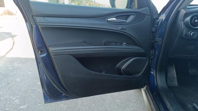 Alfa Romeo Stelvio image 3