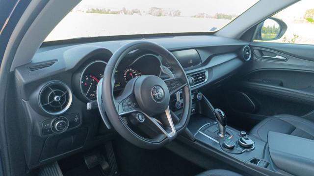 Alfa Romeo Stelvio image 2