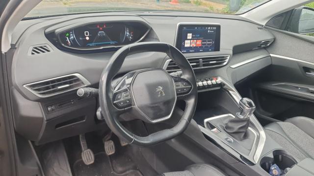 Peugeot 5008 image 1