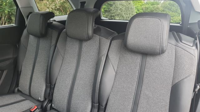 Peugeot 5008 image 2