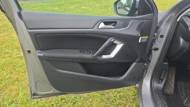 Peugeot 308 image 6