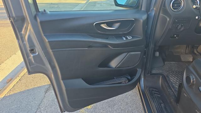 Mercedes Benz Vito image 6