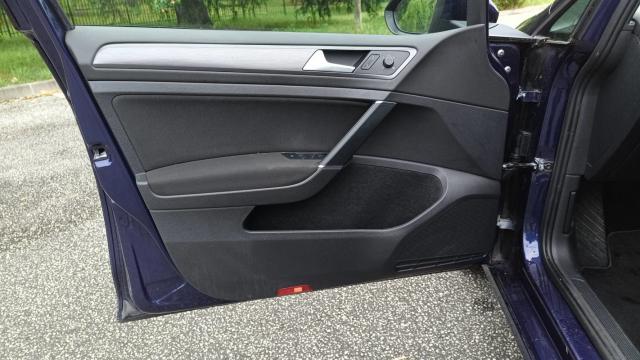 Volkswagen Golf image 9