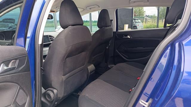 Peugeot 308 image 2