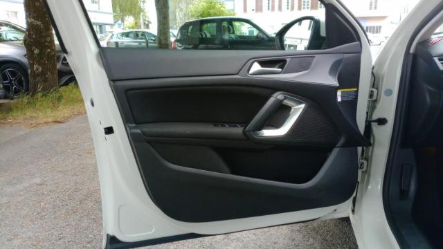 Peugeot 308 image 9