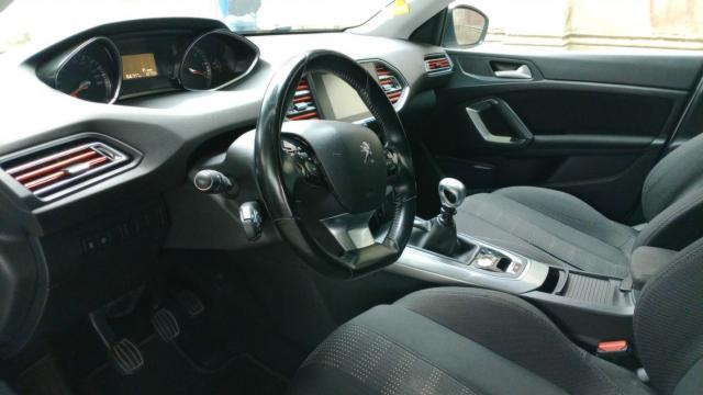 Peugeot 308 image 1