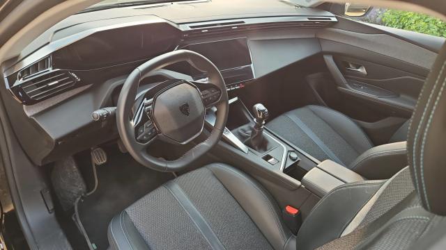 Peugeot 308 image 1
