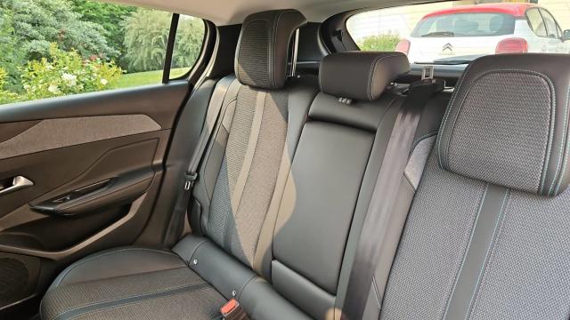 Peugeot 308 image 2
