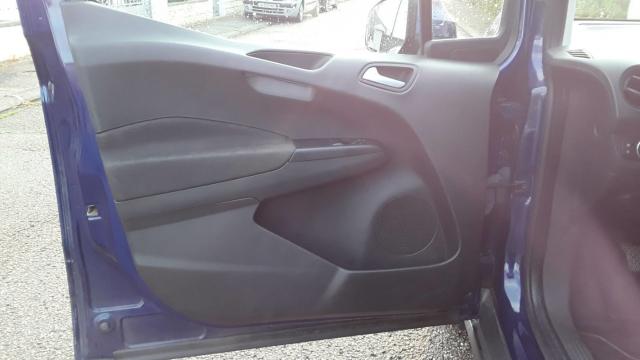 Ford Transit Courier image 1