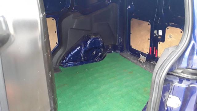 Ford Transit Courier image 8