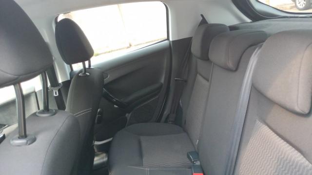 Peugeot 208 image 1