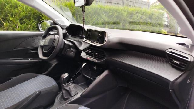 Peugeot 208 image 7
