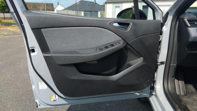 Renault Clio image 2