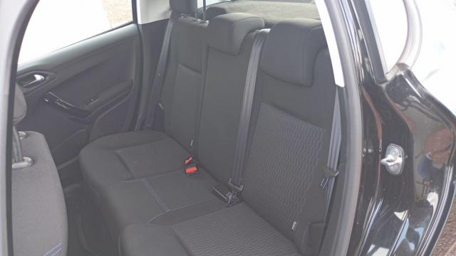 Peugeot 208 image 1