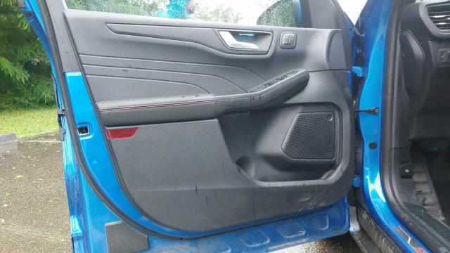 Ford Kuga image 3
