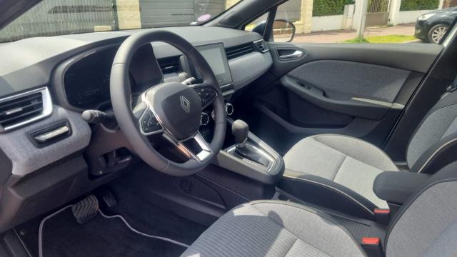 Renault Clio image 2