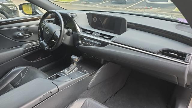 Lexus Es image 4