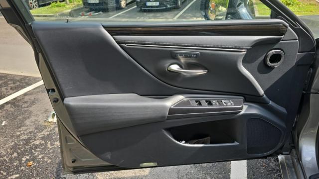 Lexus Es image 6
