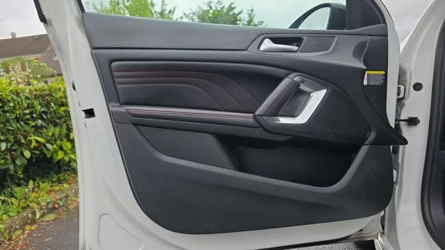Peugeot 308 image 6