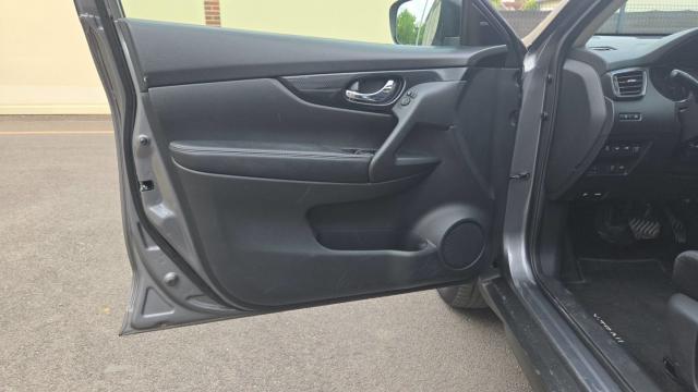 Nissan X-Trail image 2