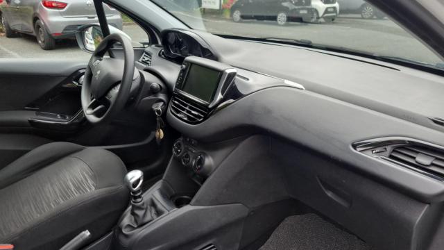 Peugeot 208 image 4