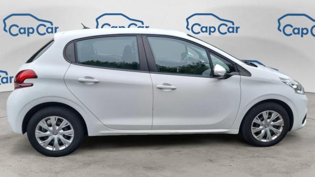 Peugeot 208 image 1
