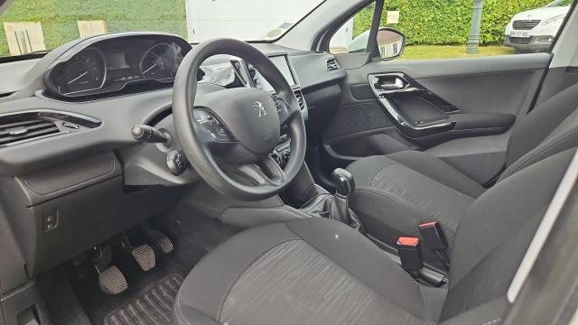 Peugeot 208 image 9