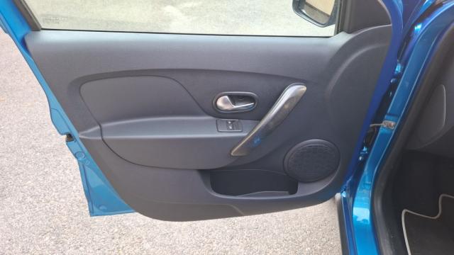 Dacia Sandero image 2