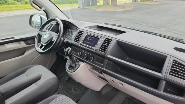 Volkswagen Transporter image 2