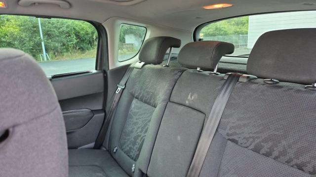 Peugeot 3008 image 2