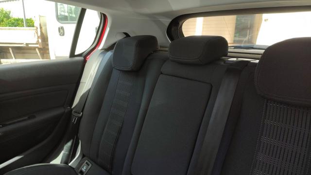 Peugeot 308 image 1