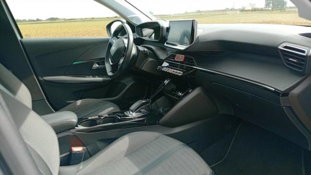 Peugeot E-208 image 7
