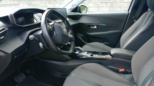 Peugeot E-208 image 8