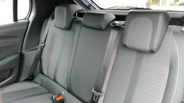 Peugeot E-208 image 1