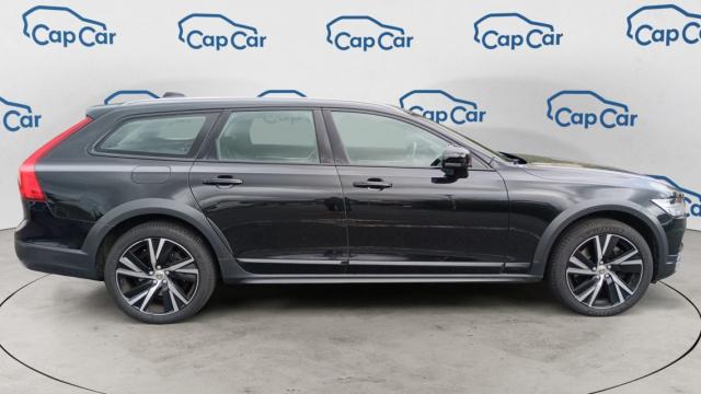 Volvo V90 Cross Country image 2