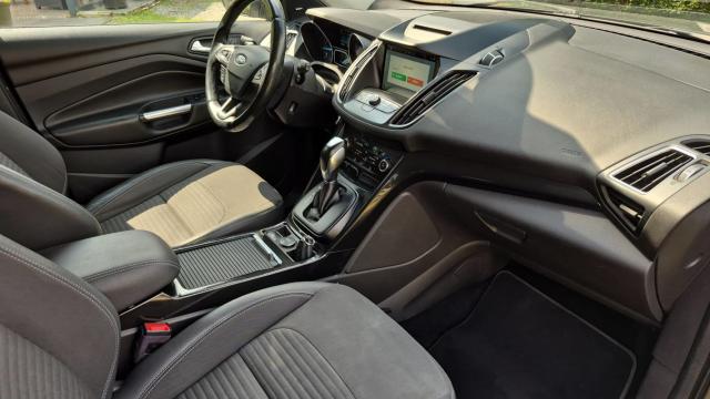 Ford Kuga image 3
