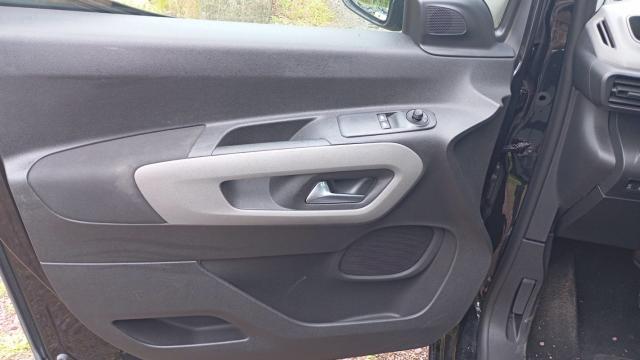Peugeot Rifter image 1