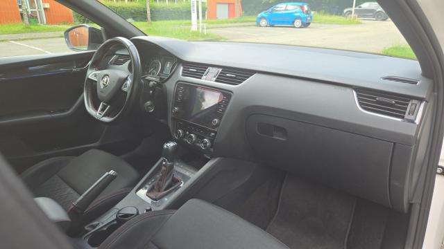 Skoda Octavia image 2