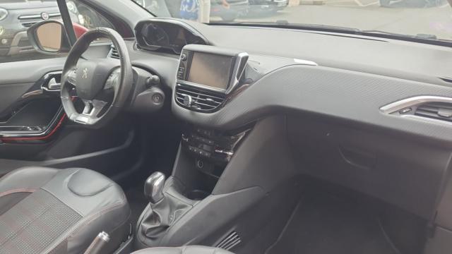 Peugeot 208 image 9