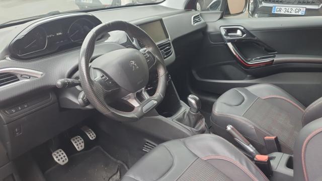 Peugeot 208 image 8