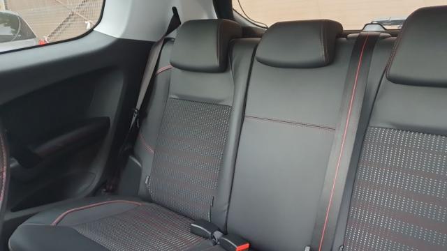 Peugeot 208 image 7