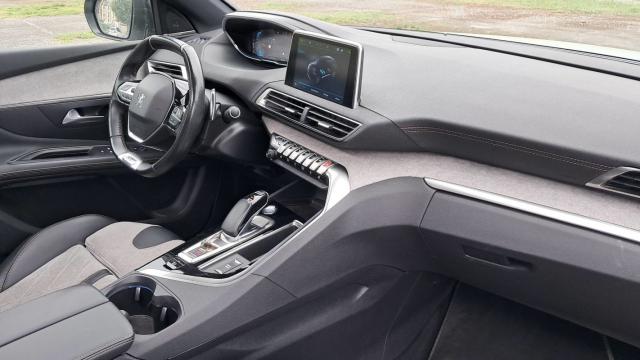 Peugeot 3008 image 2