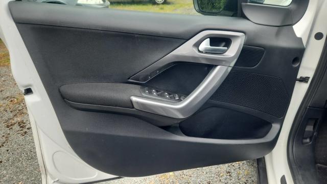 Peugeot 2008 image 3