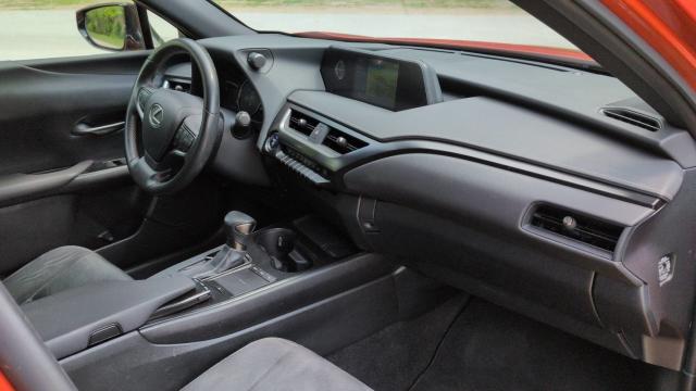 Lexus Ux image 2
