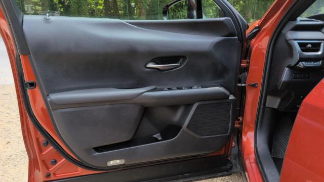 Lexus Ux image 6