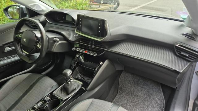Peugeot 208 image 9
