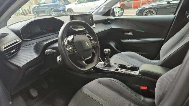 Peugeot 208 image 7