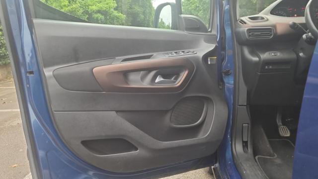 Peugeot Rifter image 9